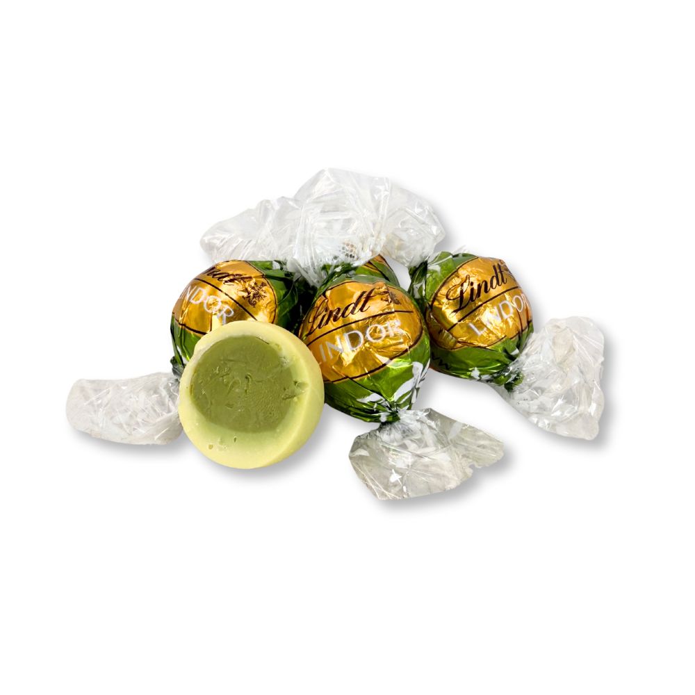 Lindt LINDOR Matcha White Chocolate Truffles – Bulk Value Bag